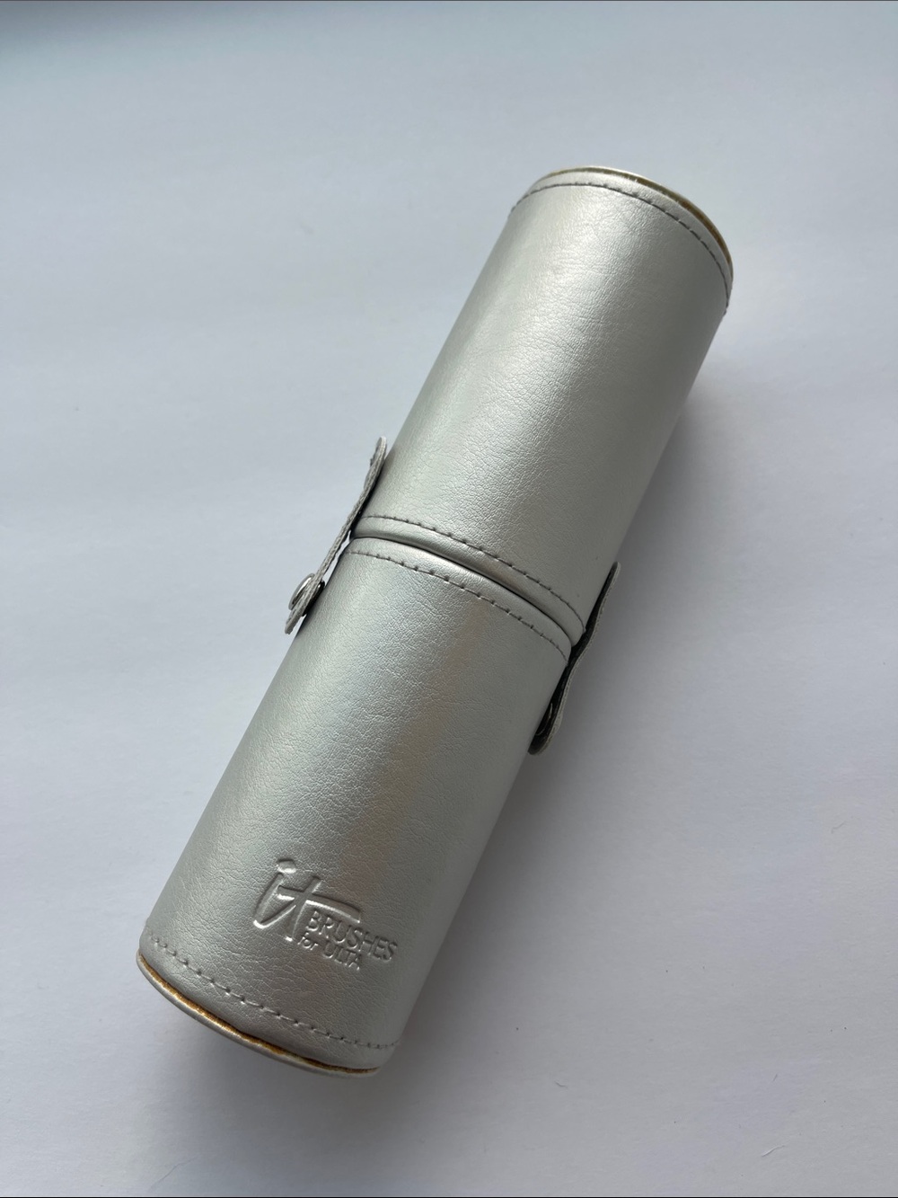 it cosmetics Silver Cylindrical Makeup Brush Holder Case